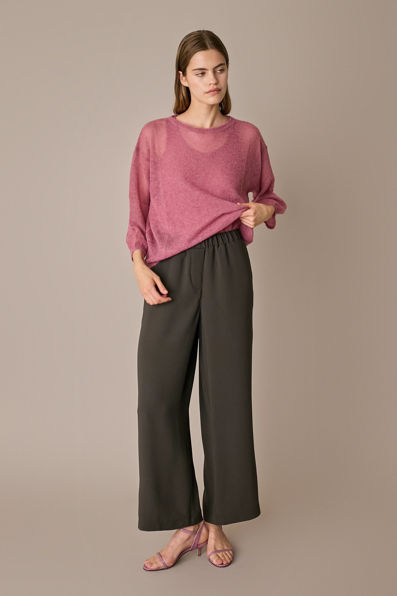 Pantaloni fluidi con elastico in vita