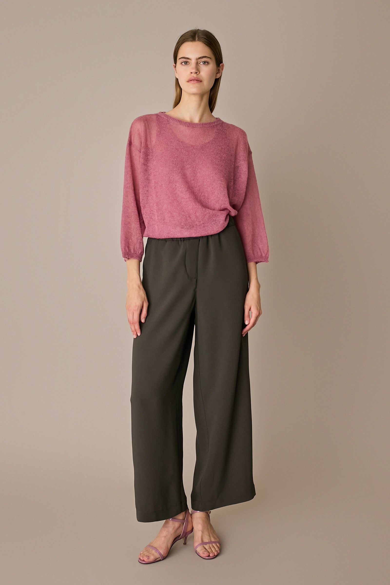 Pantaloni fluidi con elastico in vita