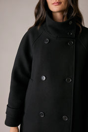 Cappotto in lana con collo alto nero