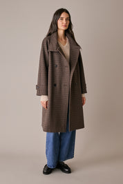 Cappotto pied-de-poule con collo alto pied-de-poule marrone, tasche laterali in pura lana vergine