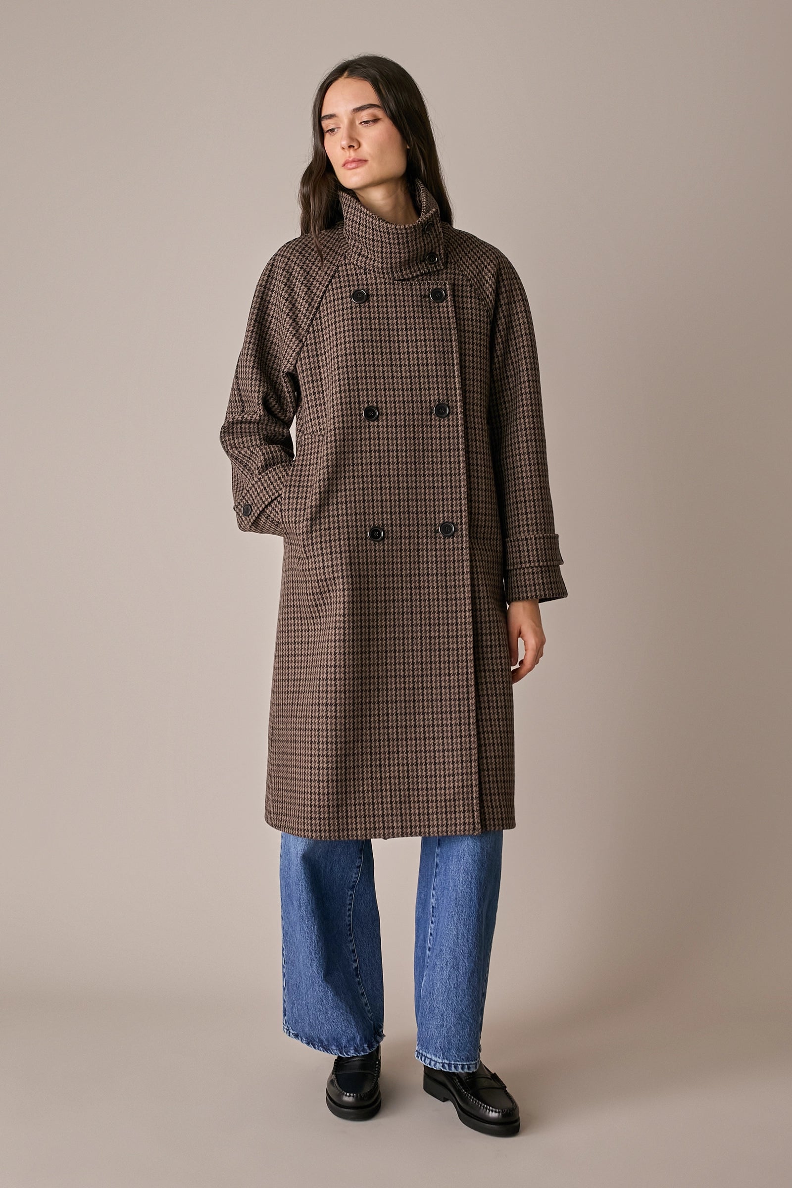 Cappotto pied-de-poule con collo alto pied de poule marrone con vestibilità regolare