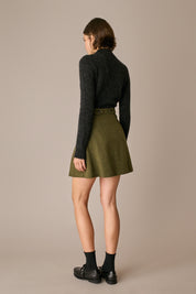 gonna in lana con martingale grigio scuro, foderata
