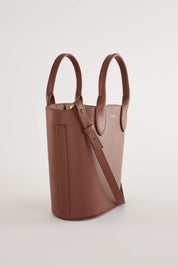 Bucket bag with detachable strap