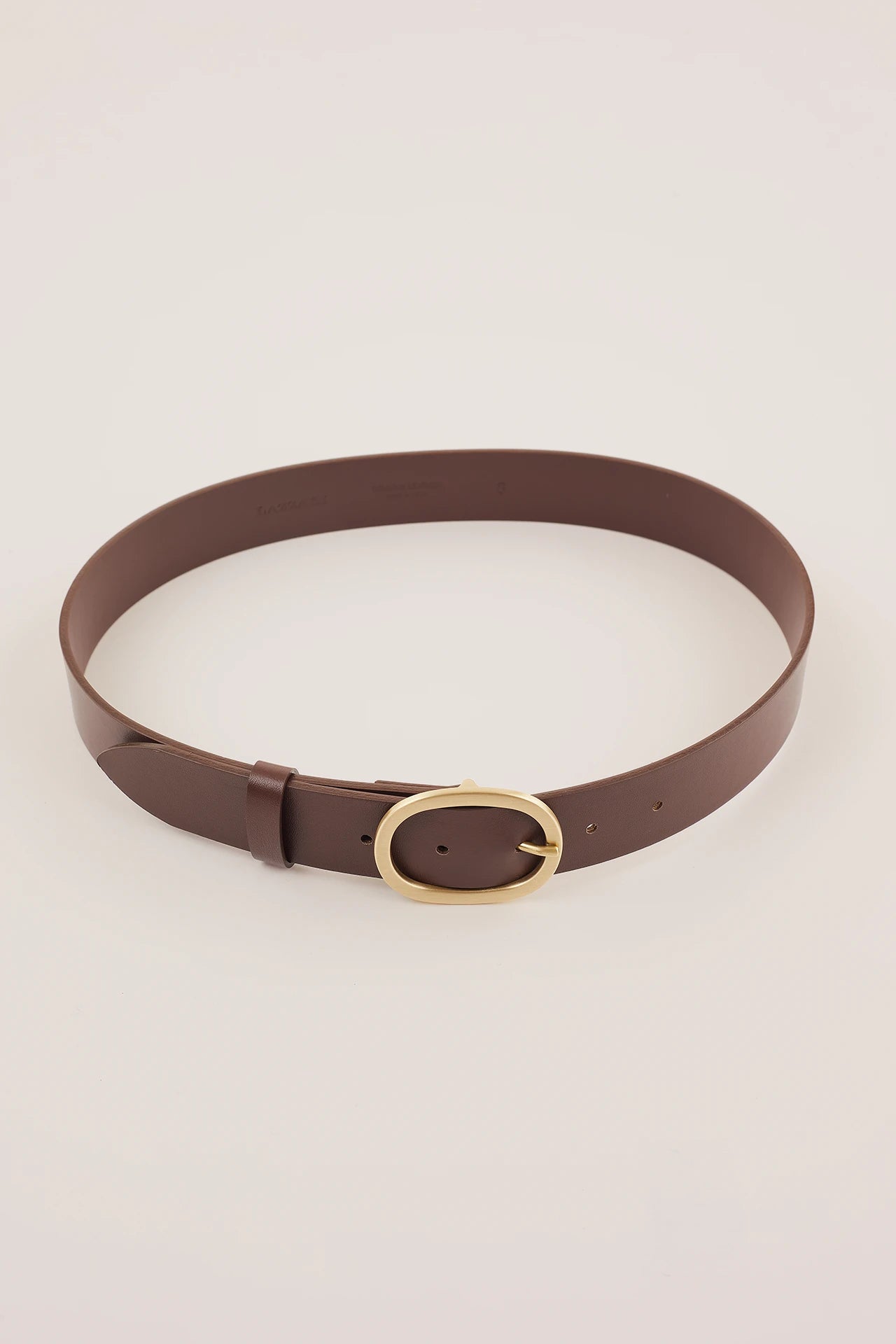 Cintura in pelle con fibbia ovale