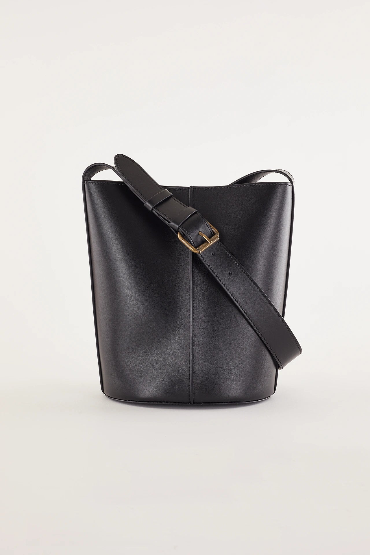 Leather bucket bag with strap