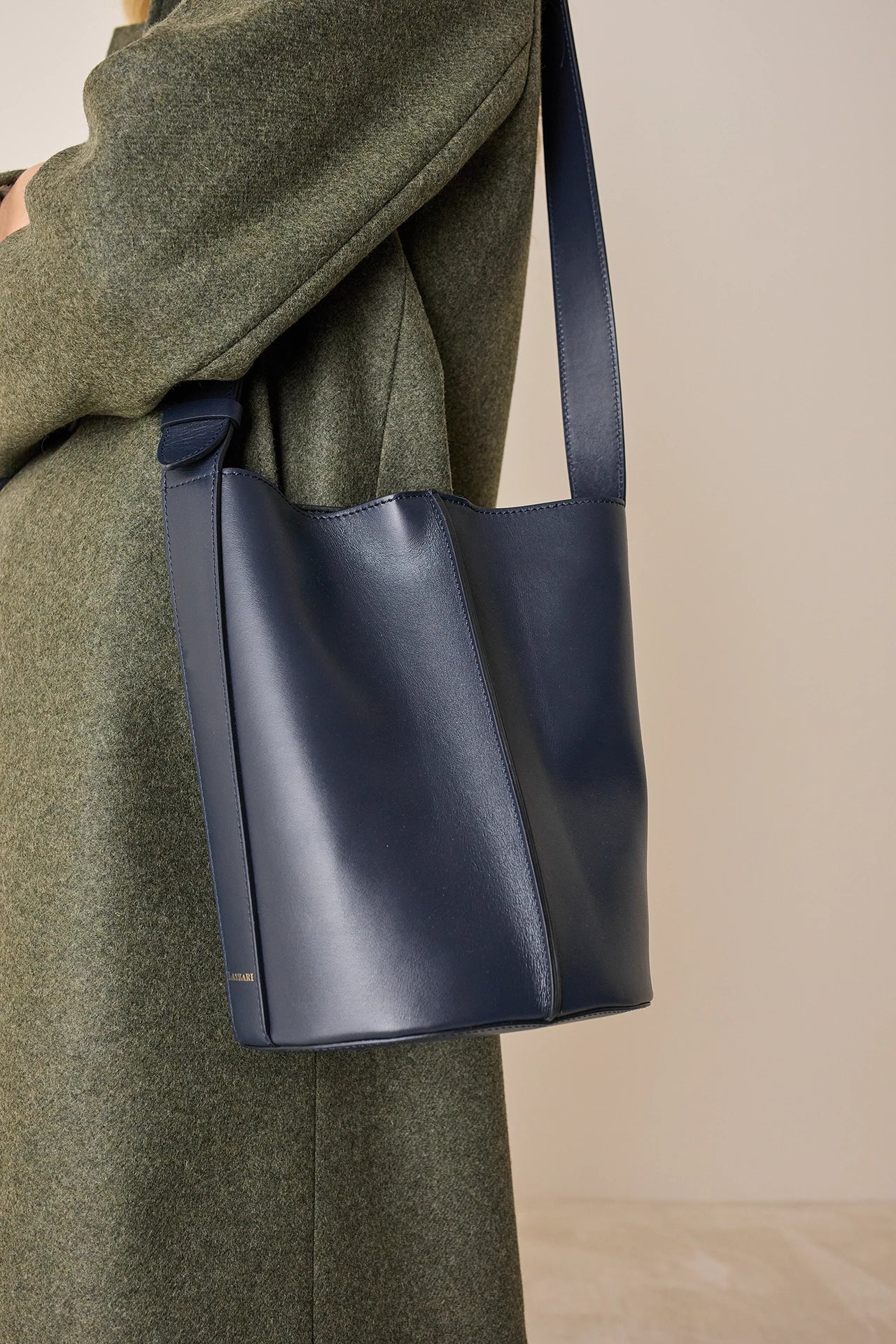 Borsa a secchiello in pelle