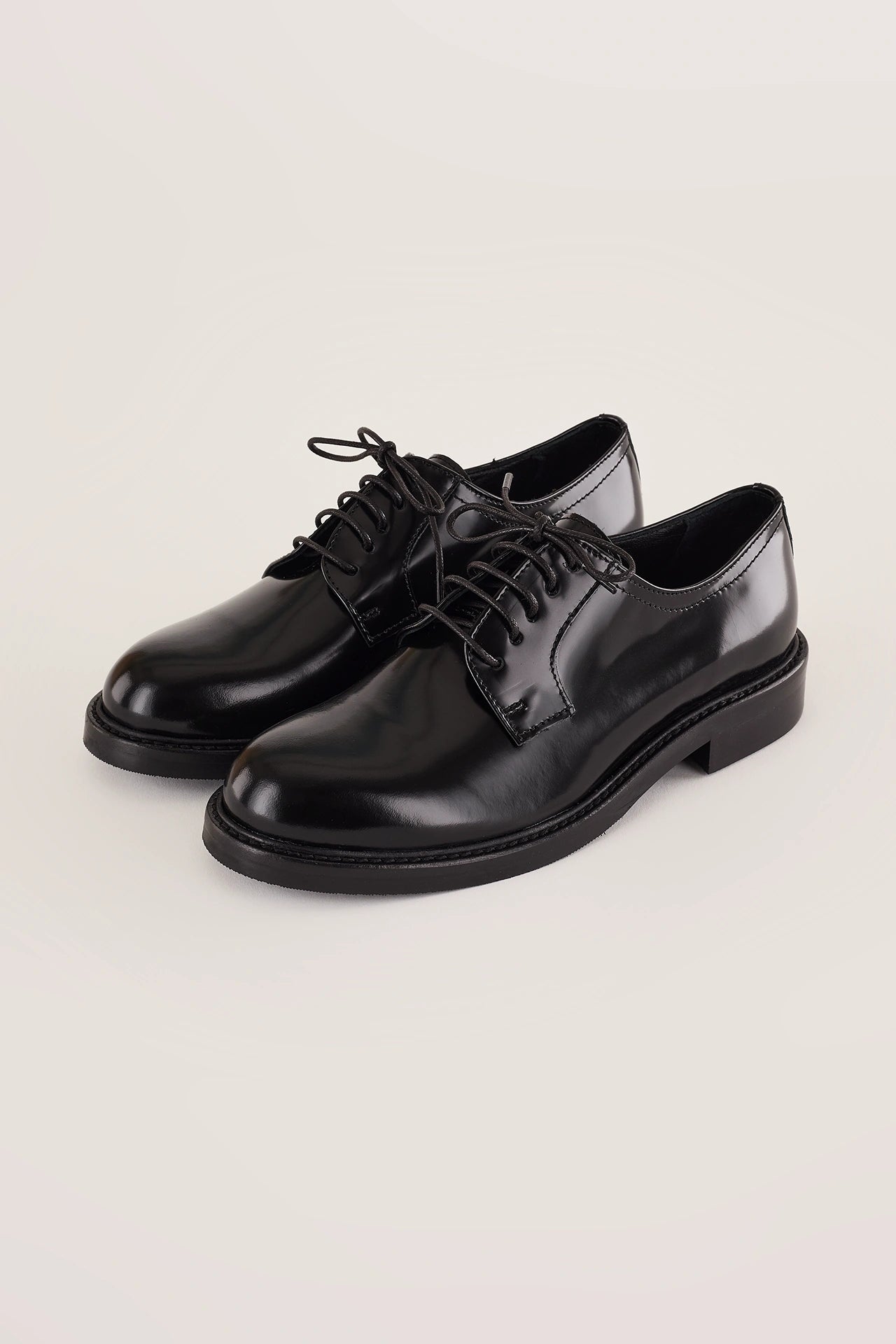 Smooth leather lace-up shoes