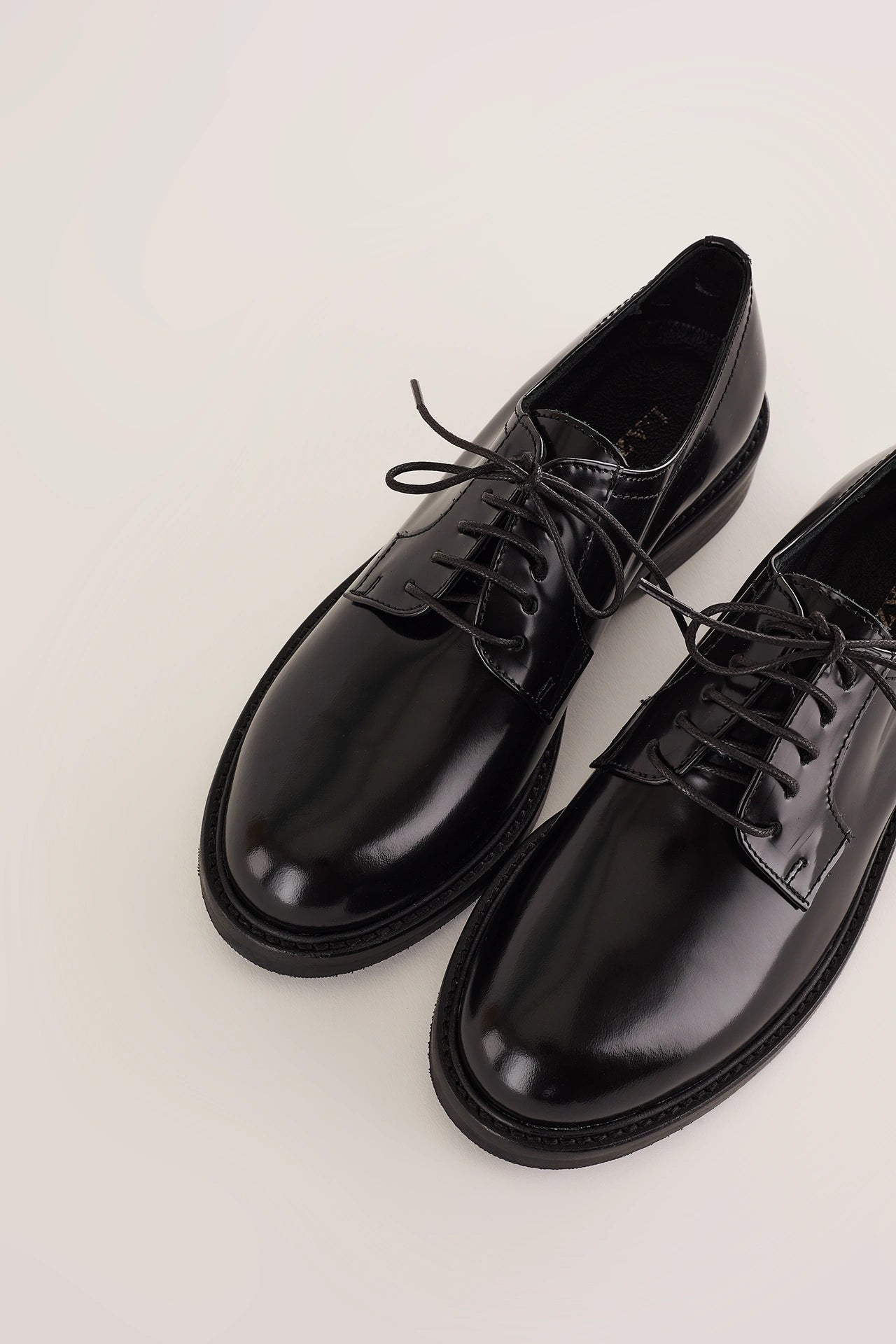 Smooth leather lace-up shoes
