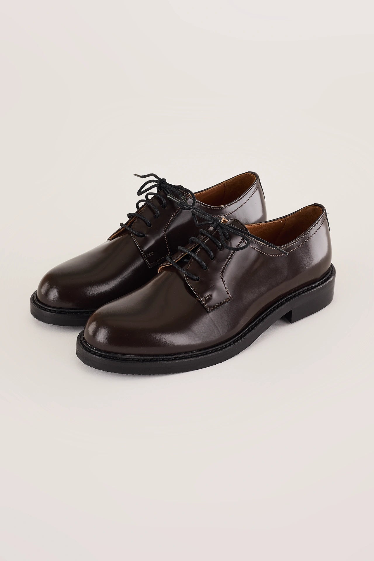 Smooth leather lace-up shoes