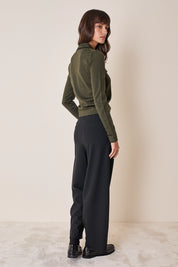 Polo con volant e bottoncini a sfera