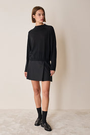 Maglia con collo alto in lana merino