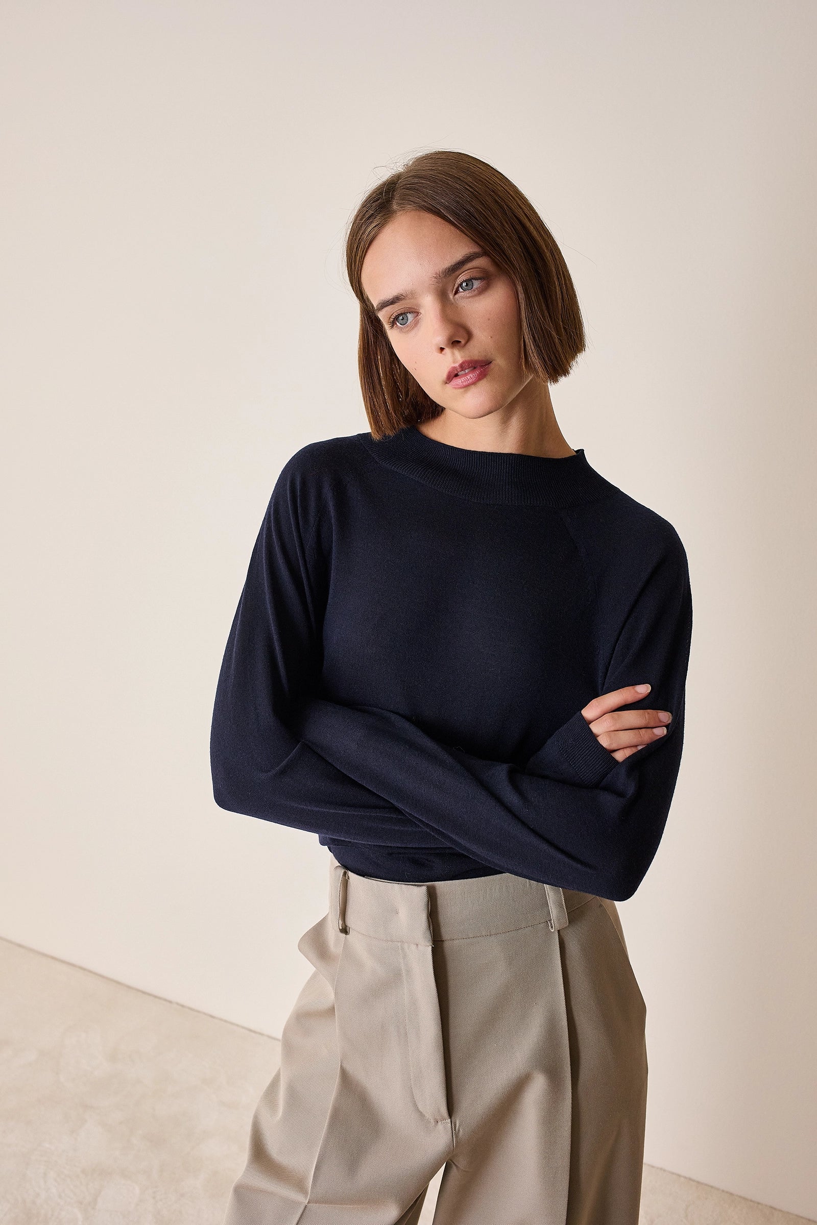 Maglia con collo alto in lana merino