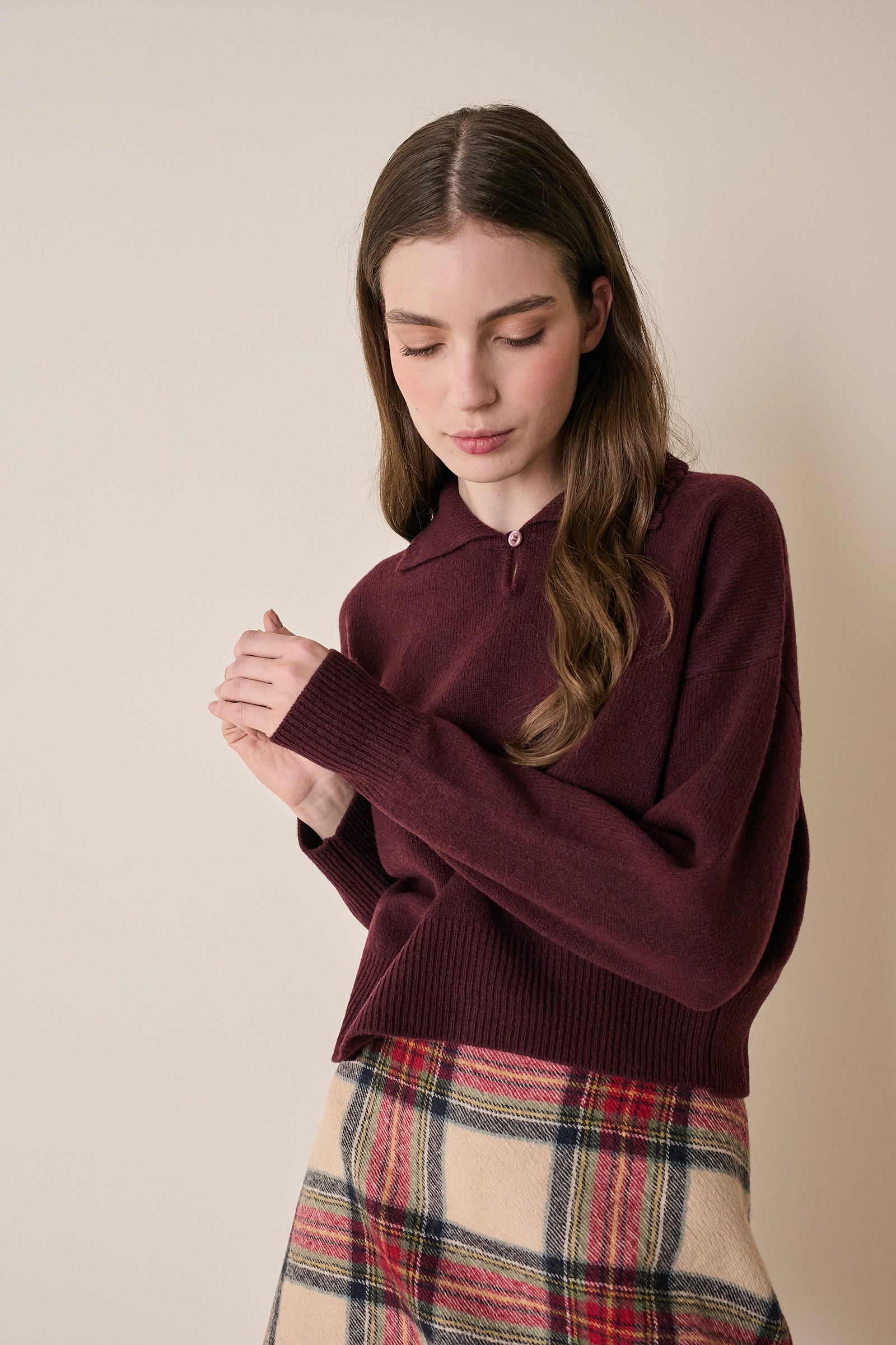 Polo in lana e cashmere con colletto smerlato