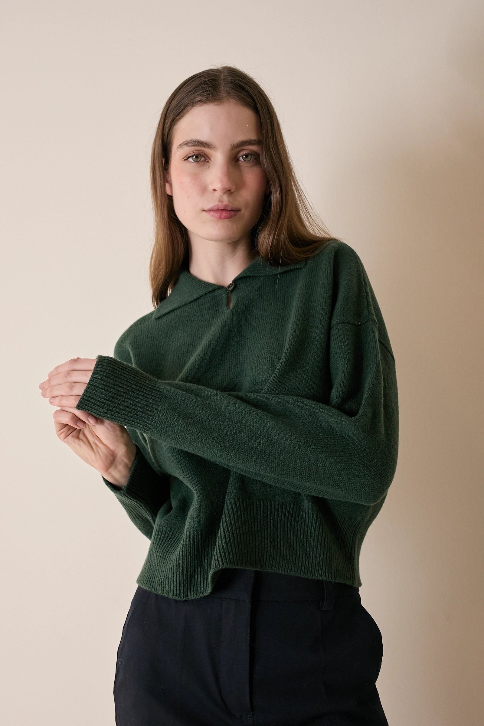 Polo in lana e cashmere con colletto smerlato