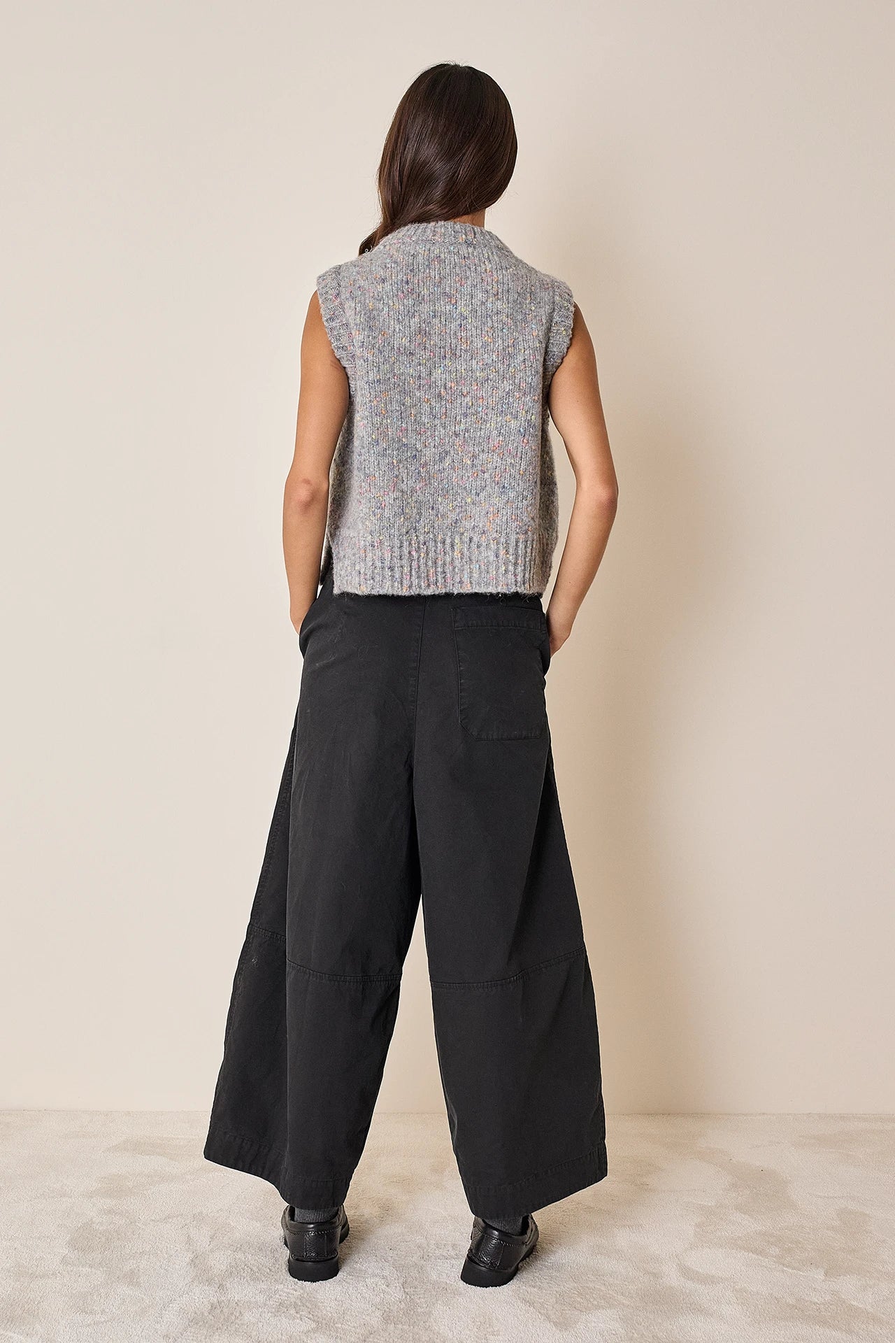Buttoned mélange yarn vest