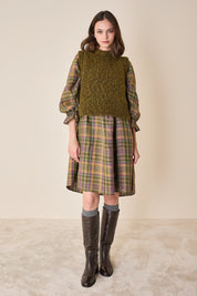 Buttoned mélange yarn vest