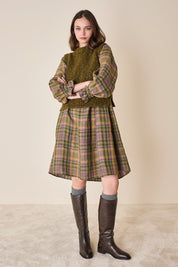 Buttoned mélange yarn vest