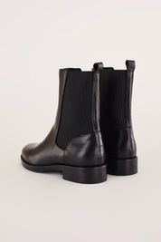 Chelsea boots with rubber sole