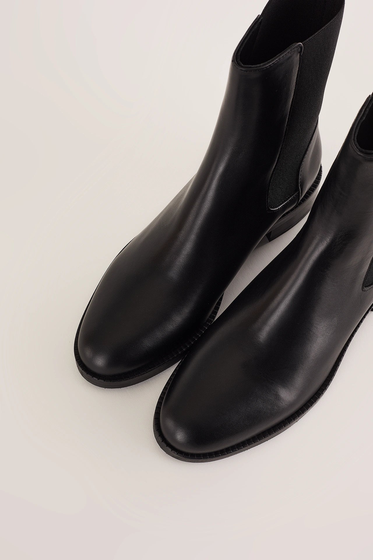 Chelsea boots with rubber sole