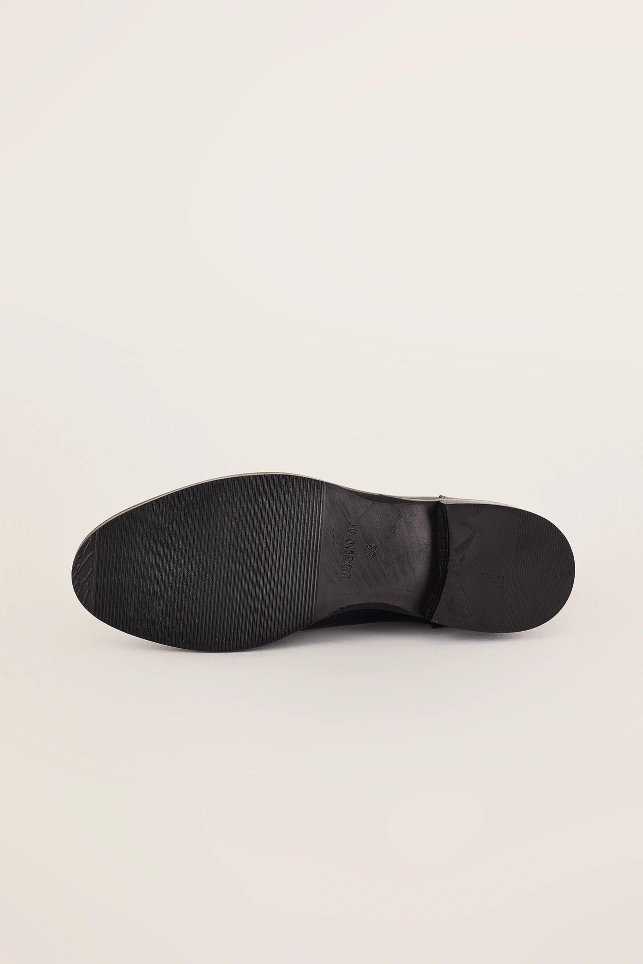 Chelsea boots with rubber sole