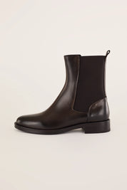 Chelsea boots with rubber sole