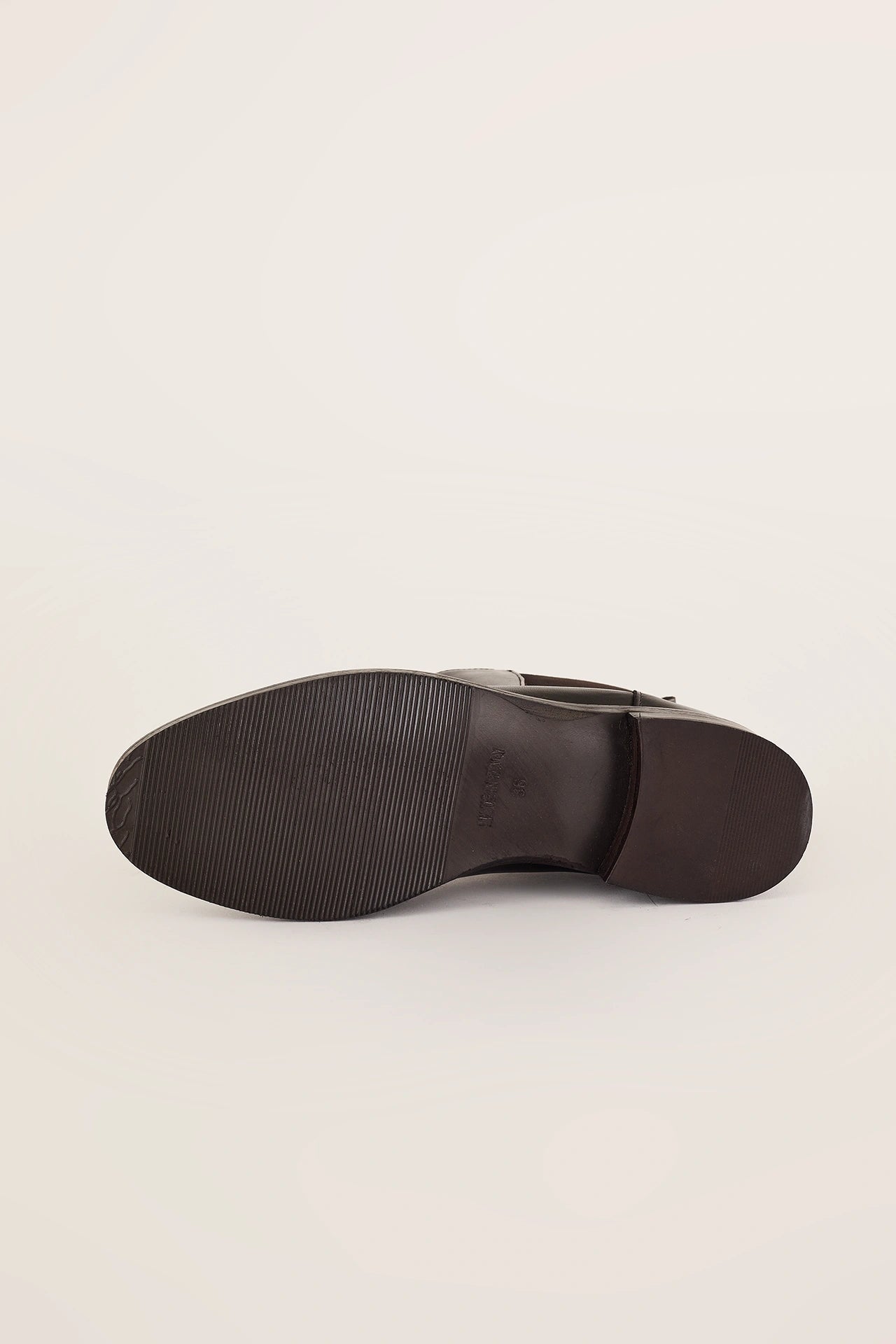 Chelsea boots with rubber sole