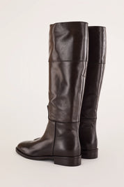 Riding boots with rubber bottom