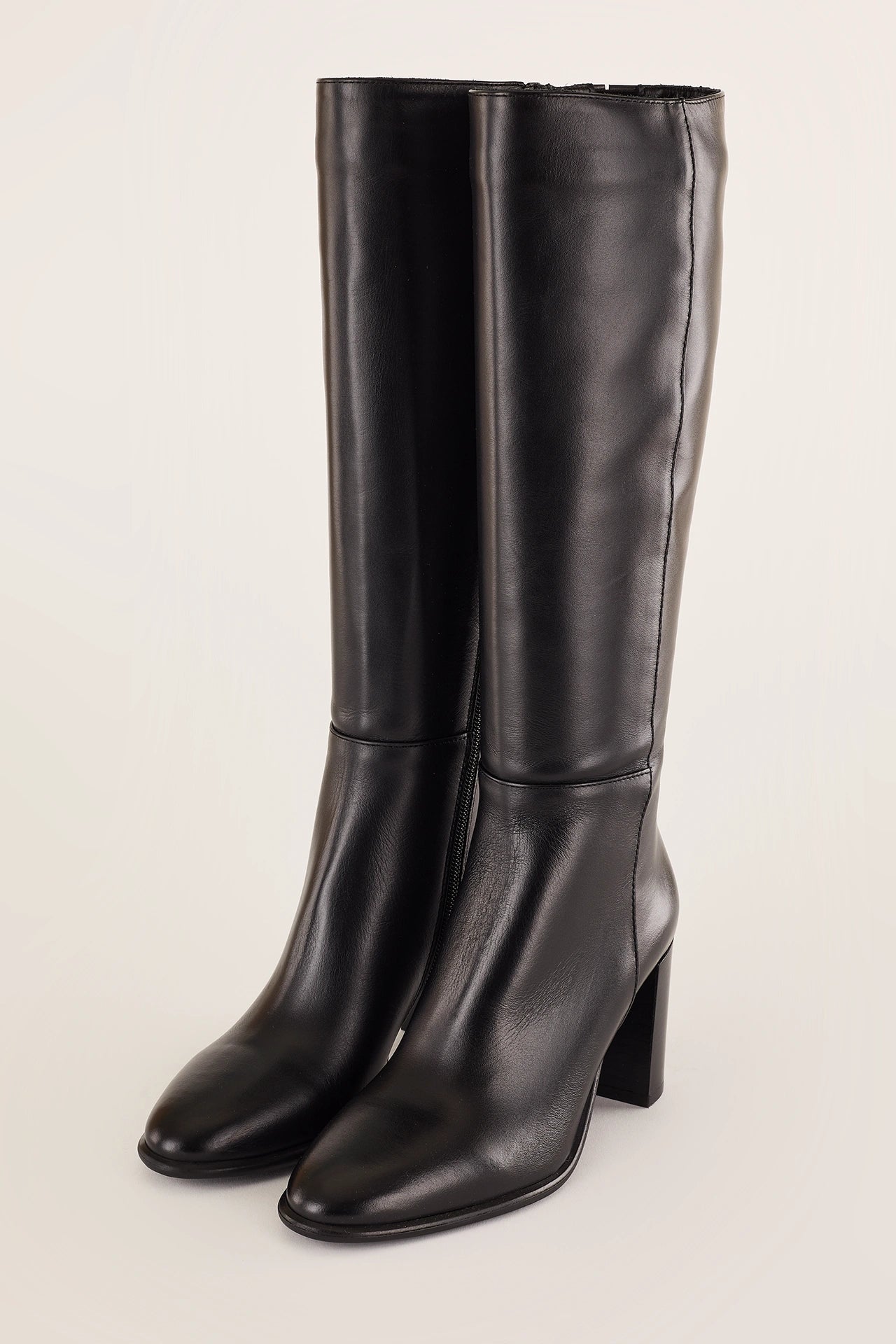 Leather high boots with 8 cm heel
