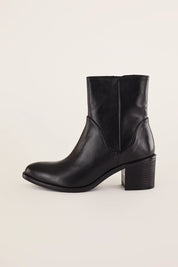 Leather ankle boots with 5 cm heel