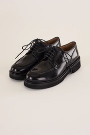 Leather lace-up shoes with chunky sole