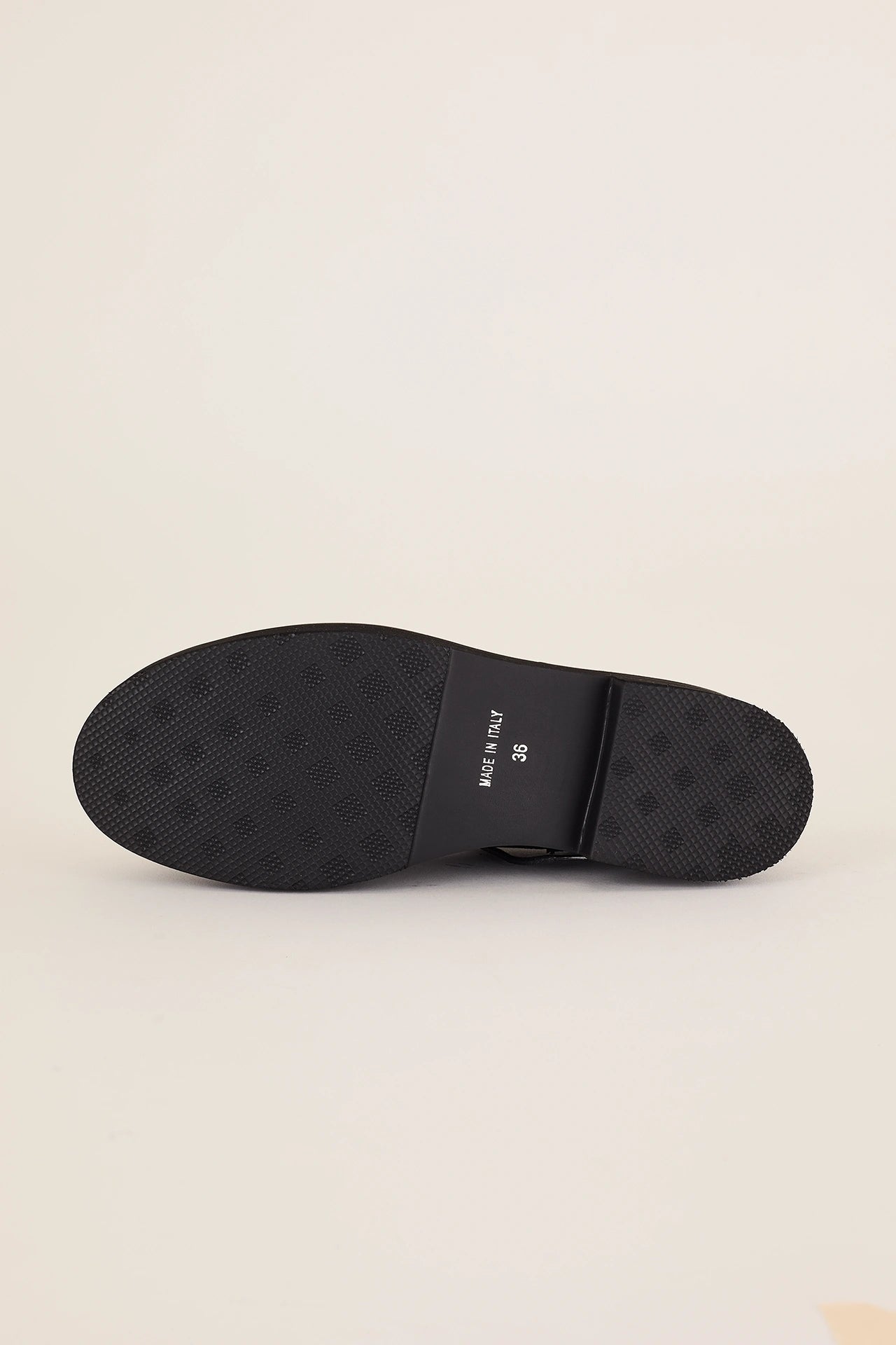 Leather lace-up shoes with chunky sole