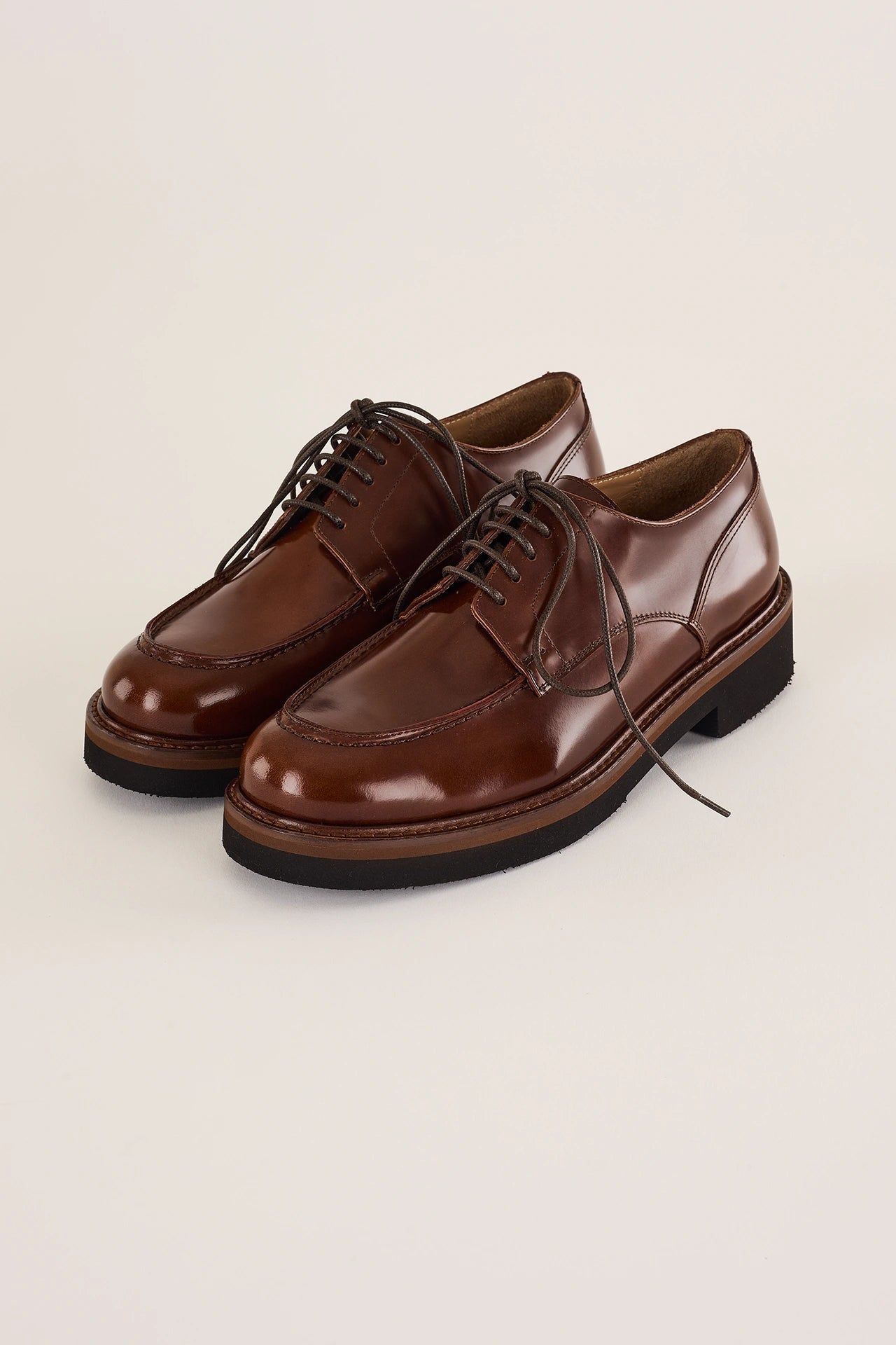 Leather lace-up shoes with chunky sole