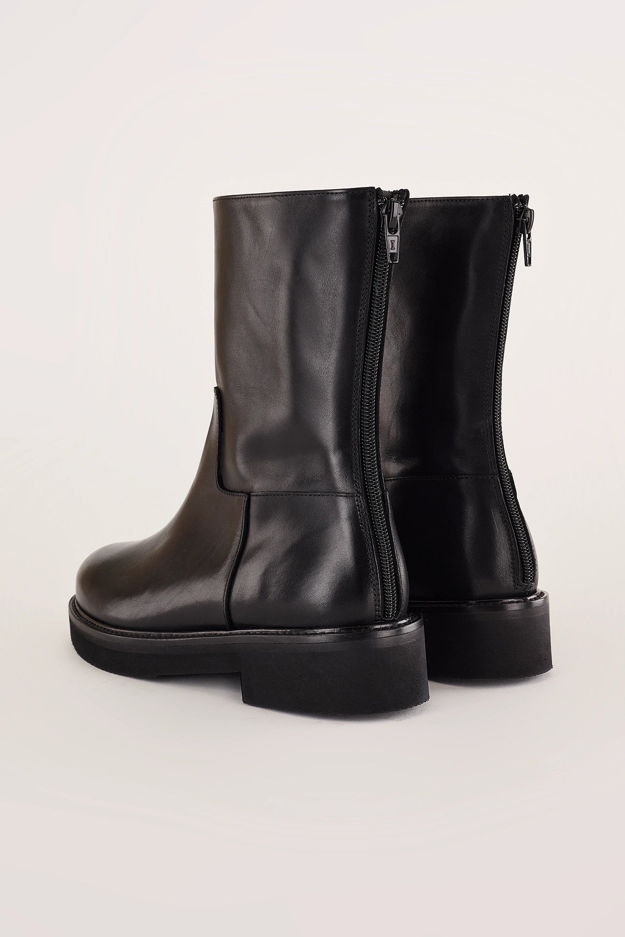 Leather boots with chunky sole