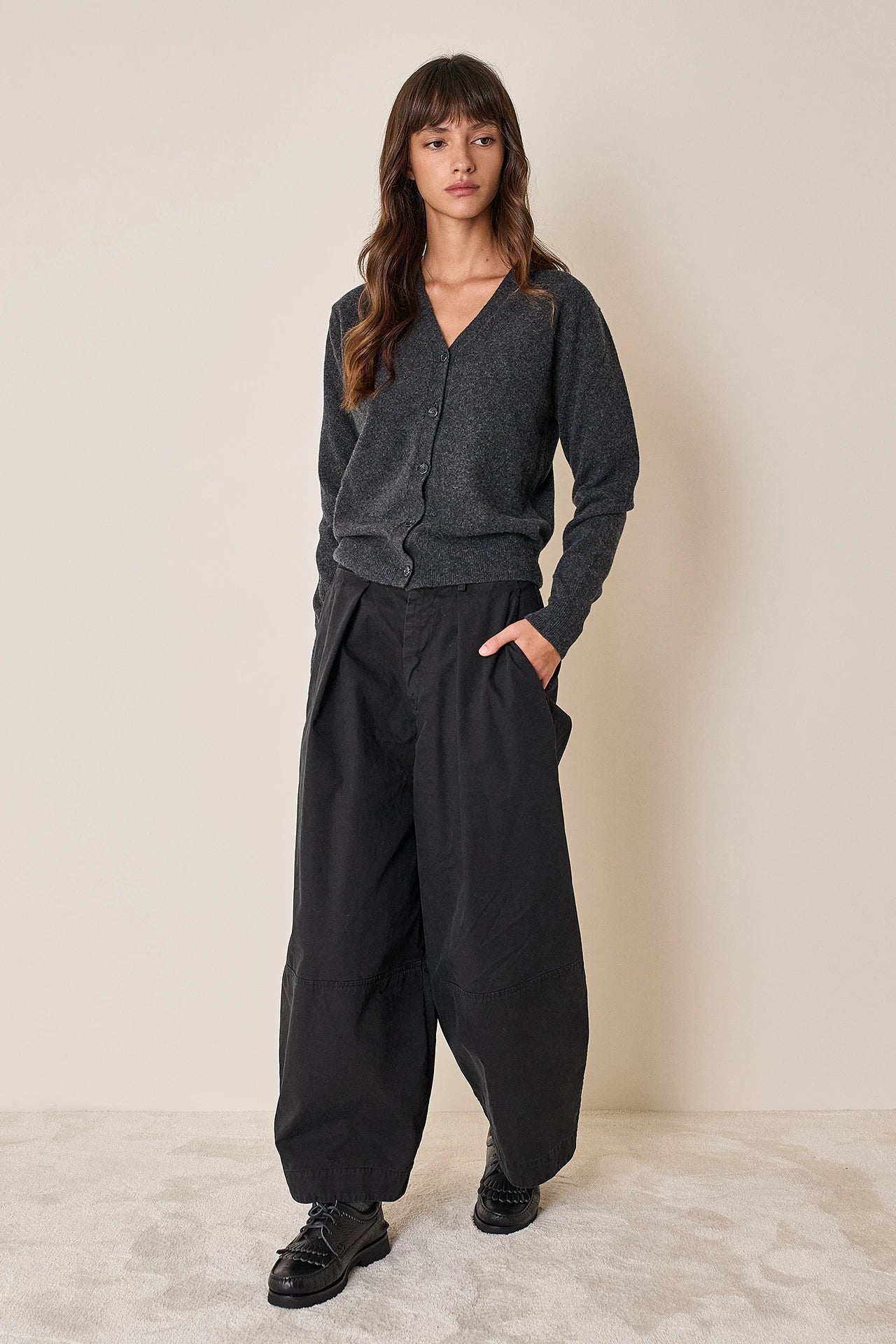 Cardigan sottile con scollo a V