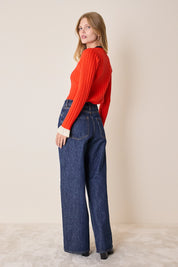 Maglia girocollo con polsini volant