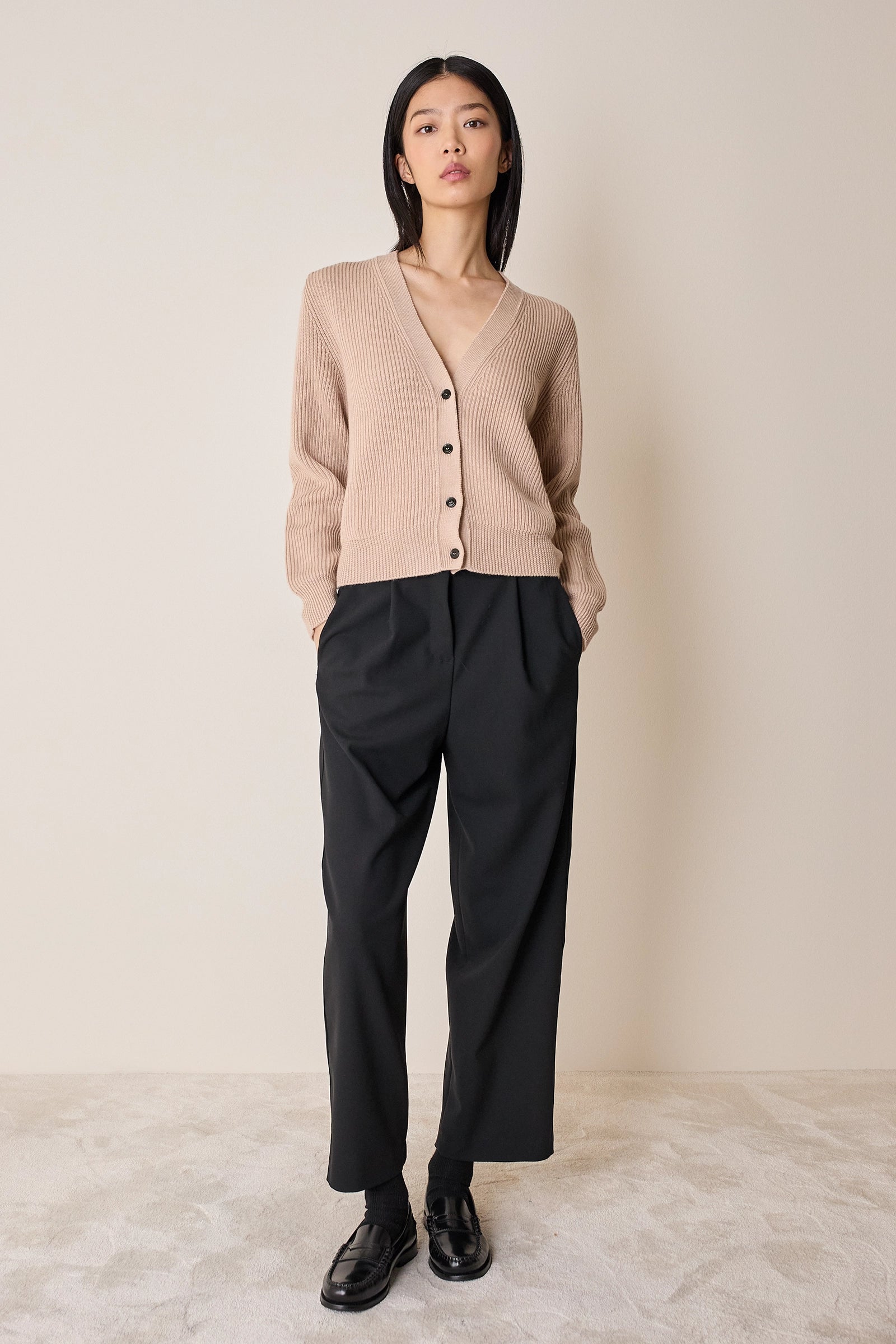 Cardigan a costine in lana vergine