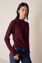 Maglia traforata con laccetto