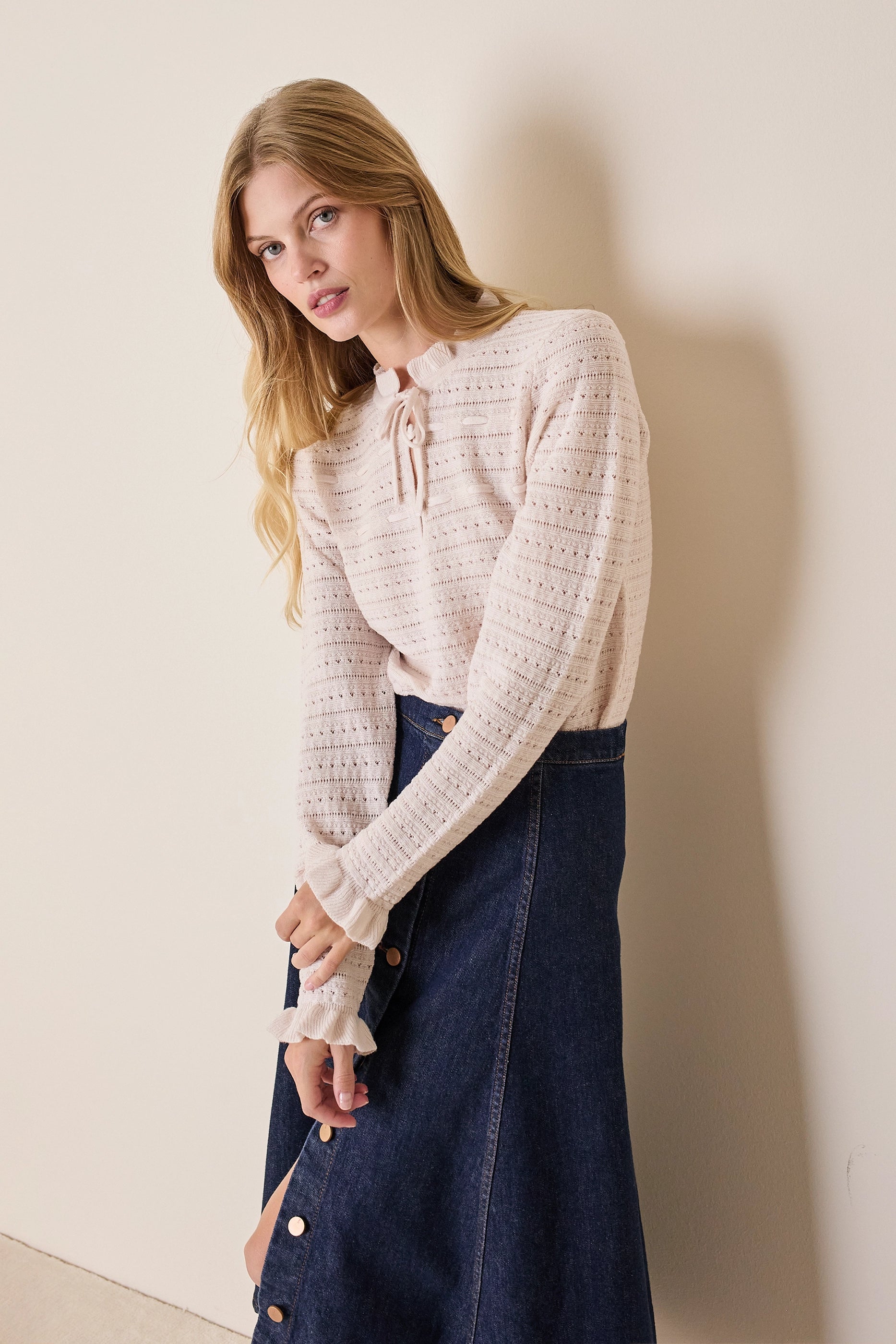 Maglia traforata con laccetto