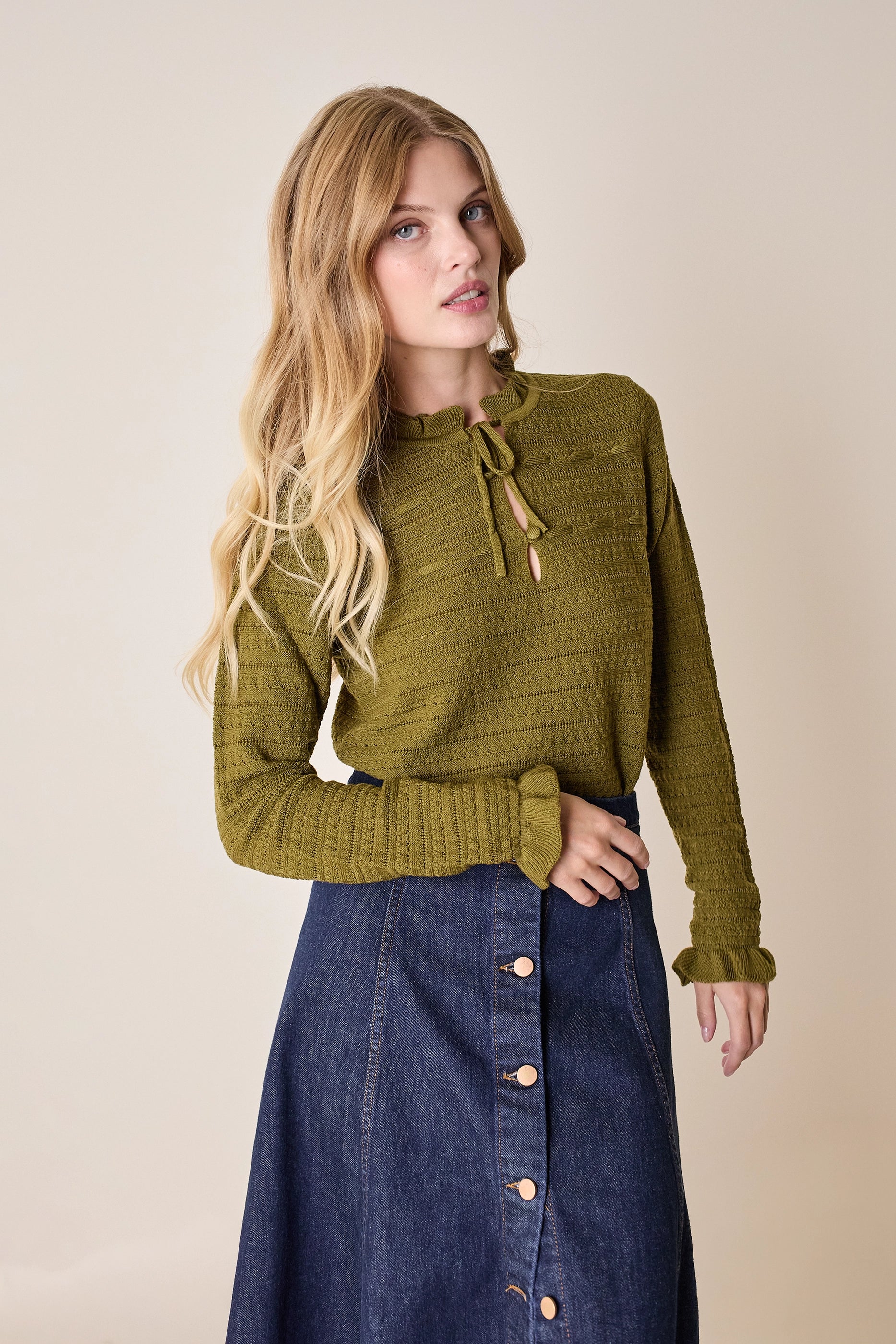 Maglia traforata con laccetto