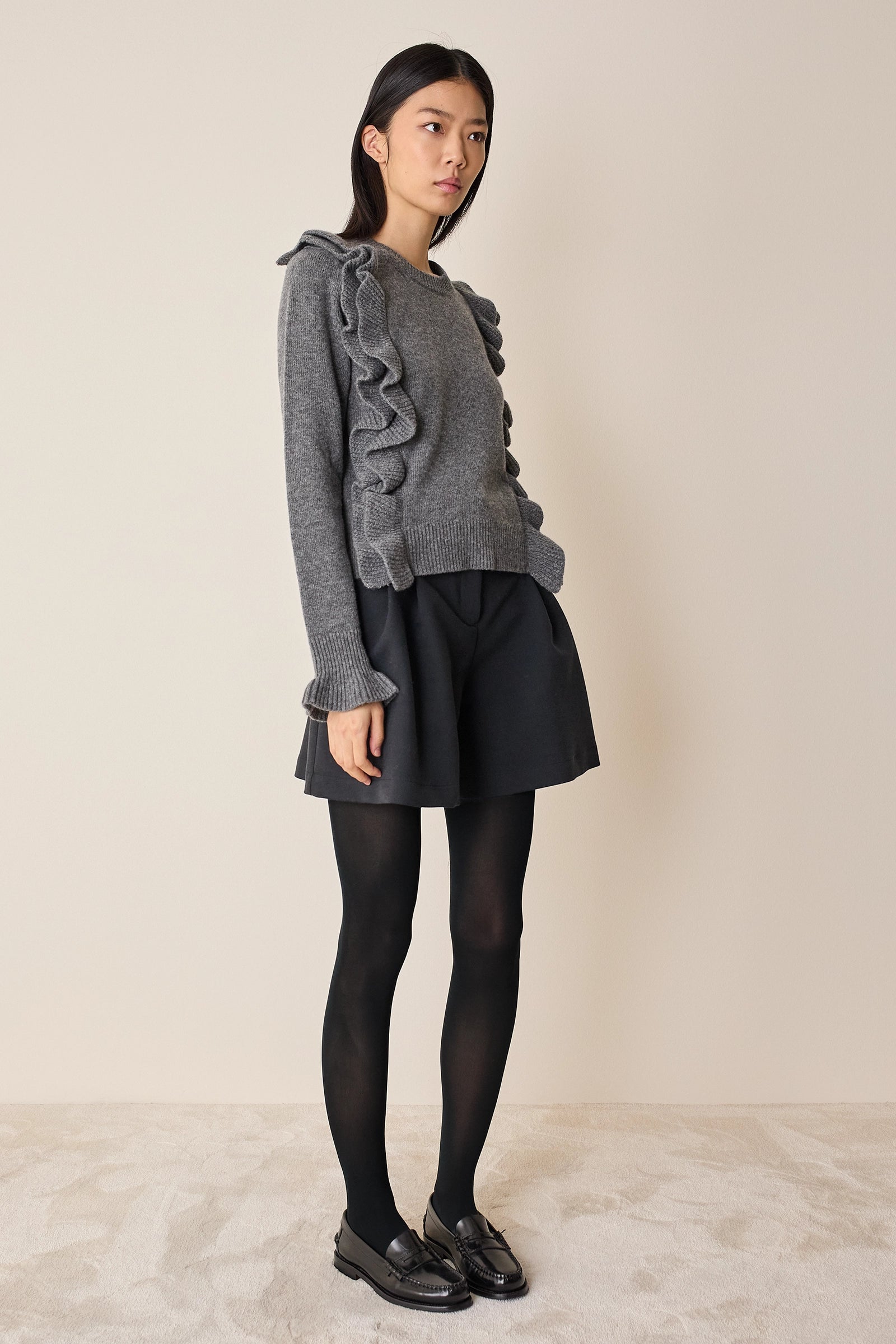 Maglia in lana con volants