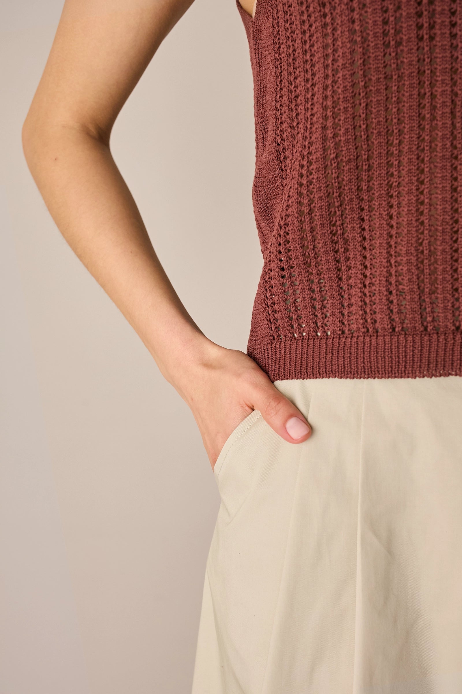 Top in cotone traforato