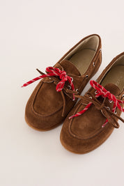 Mocassini con doppi lacci