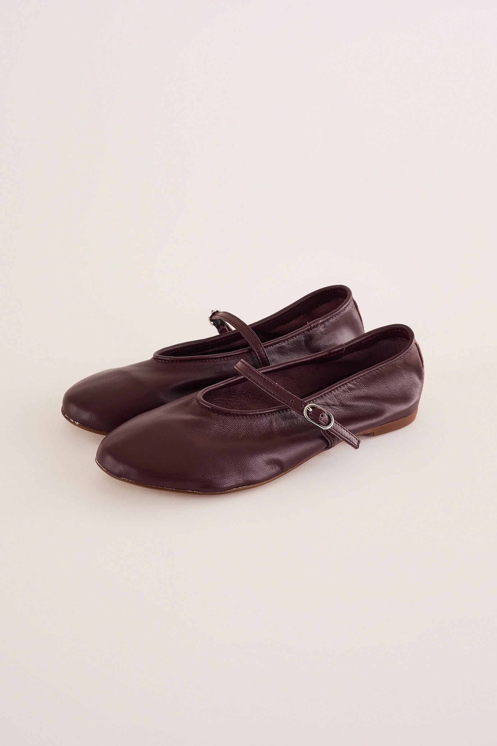 Ballerine in nappa con cinturino