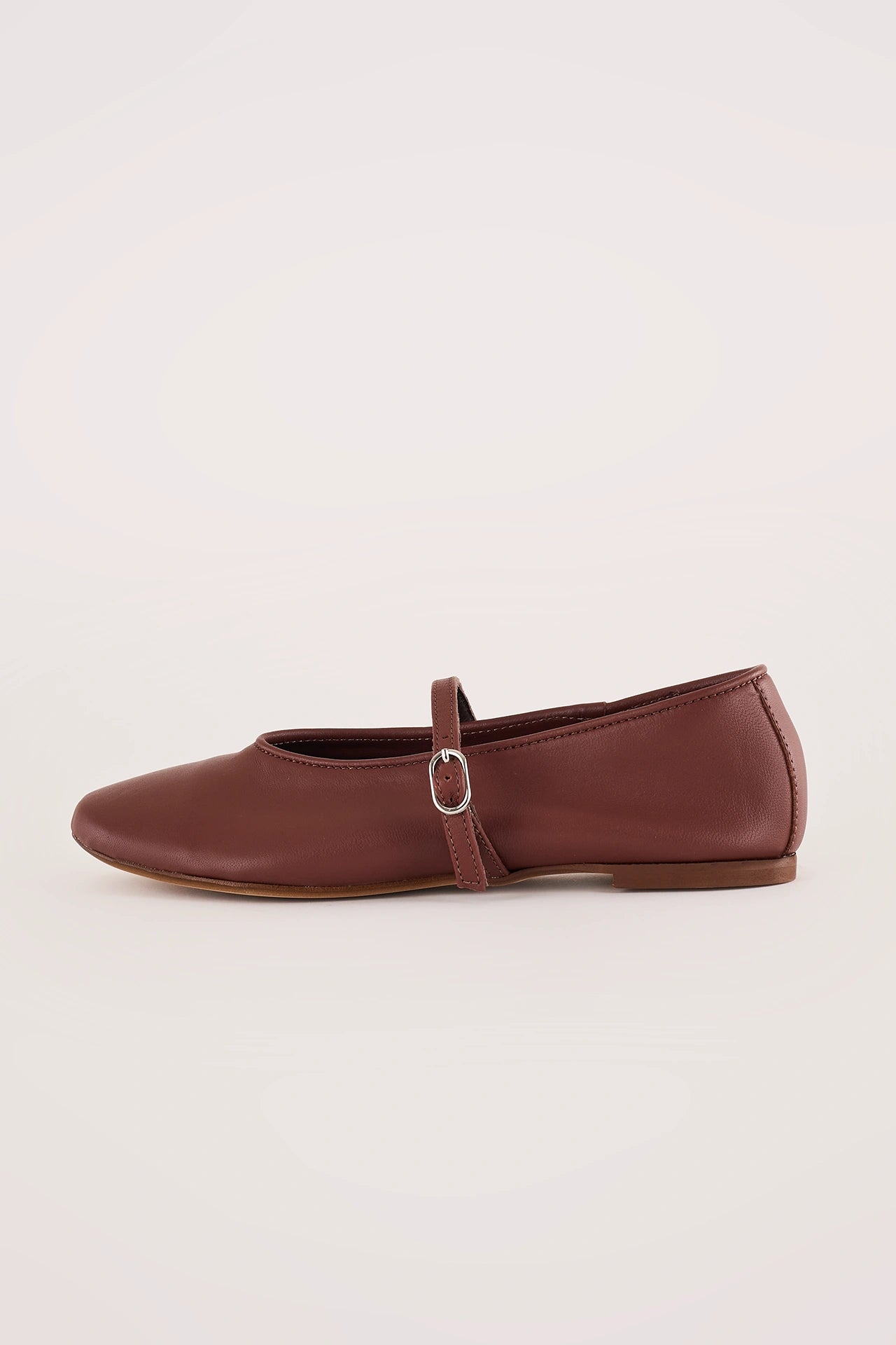 Ballerine in nappa con cinturino