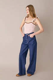 Top in maglia con volant