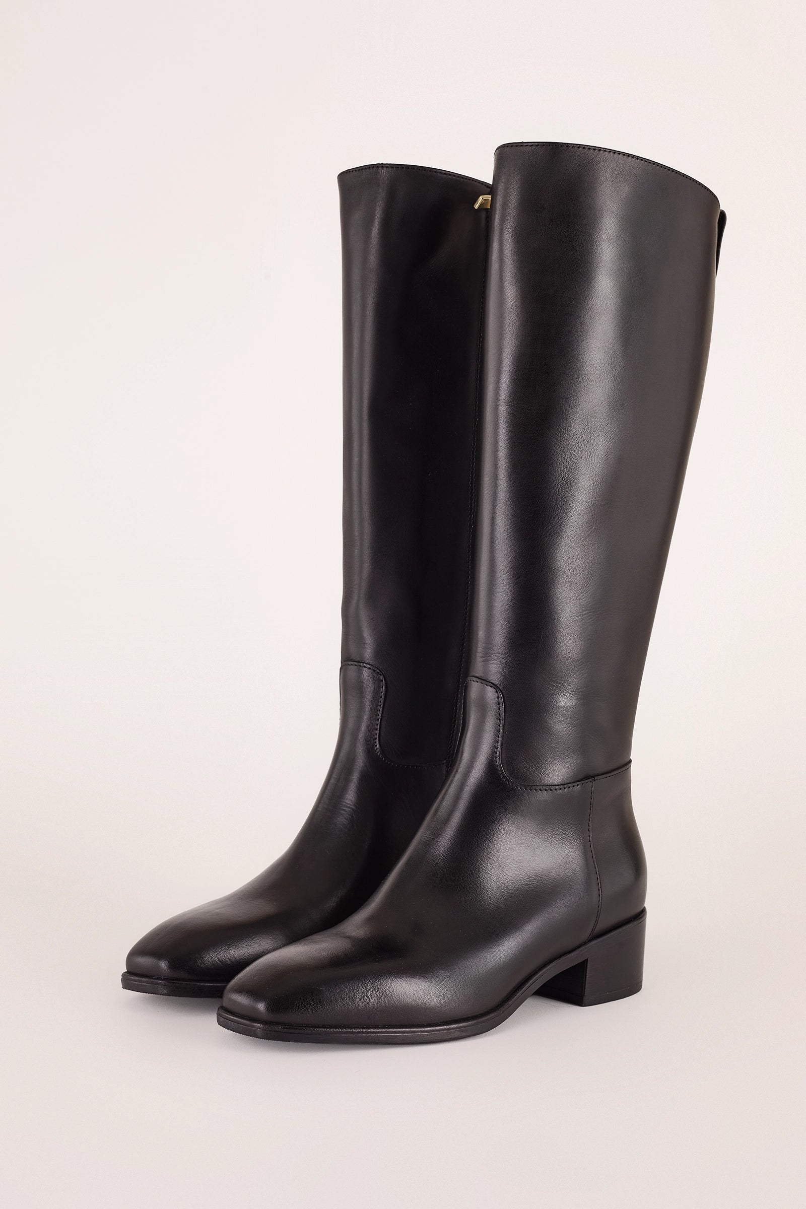 stivali con fondo in gomma tacco 4 cm, made in italy, nero