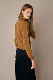 Cardigan in lana con sciarpa biscotto, silhouette versatile e struttura in lana Merino
