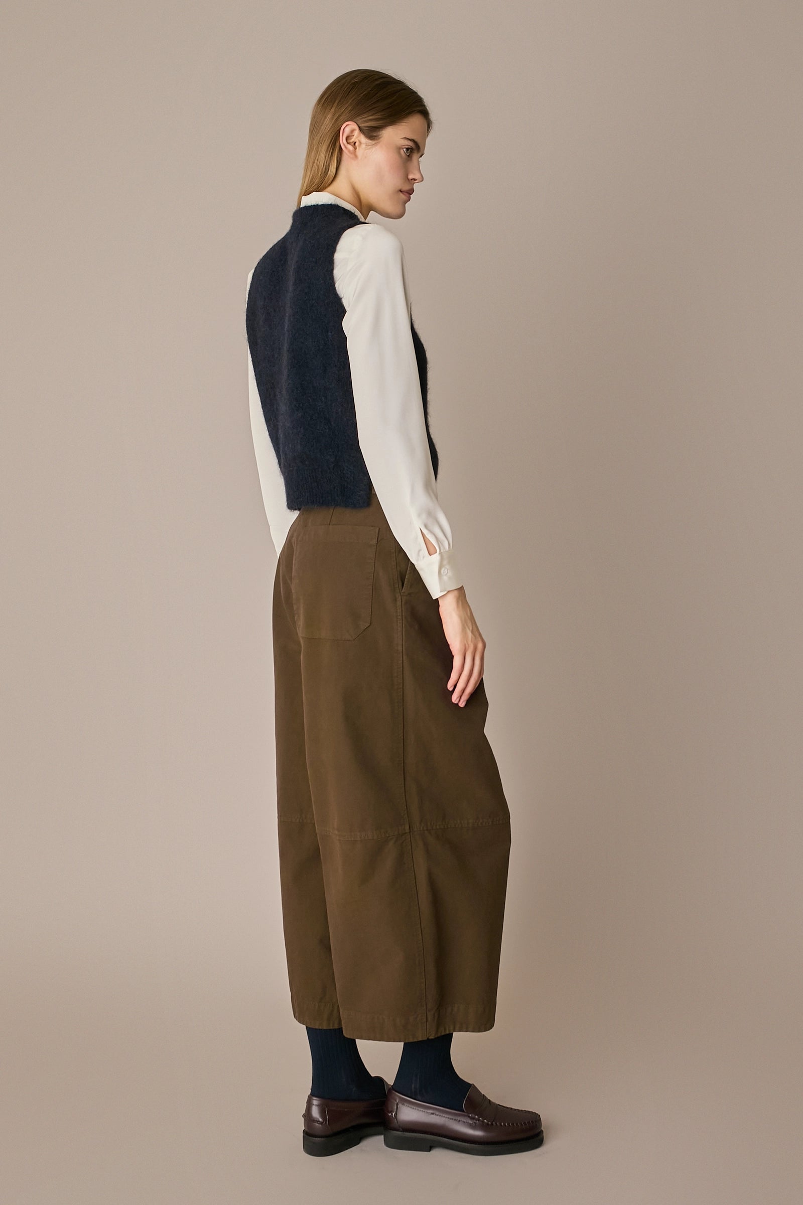 Gilet in lana e mohair blu navy, spacchi laterali e vestibilità regolare