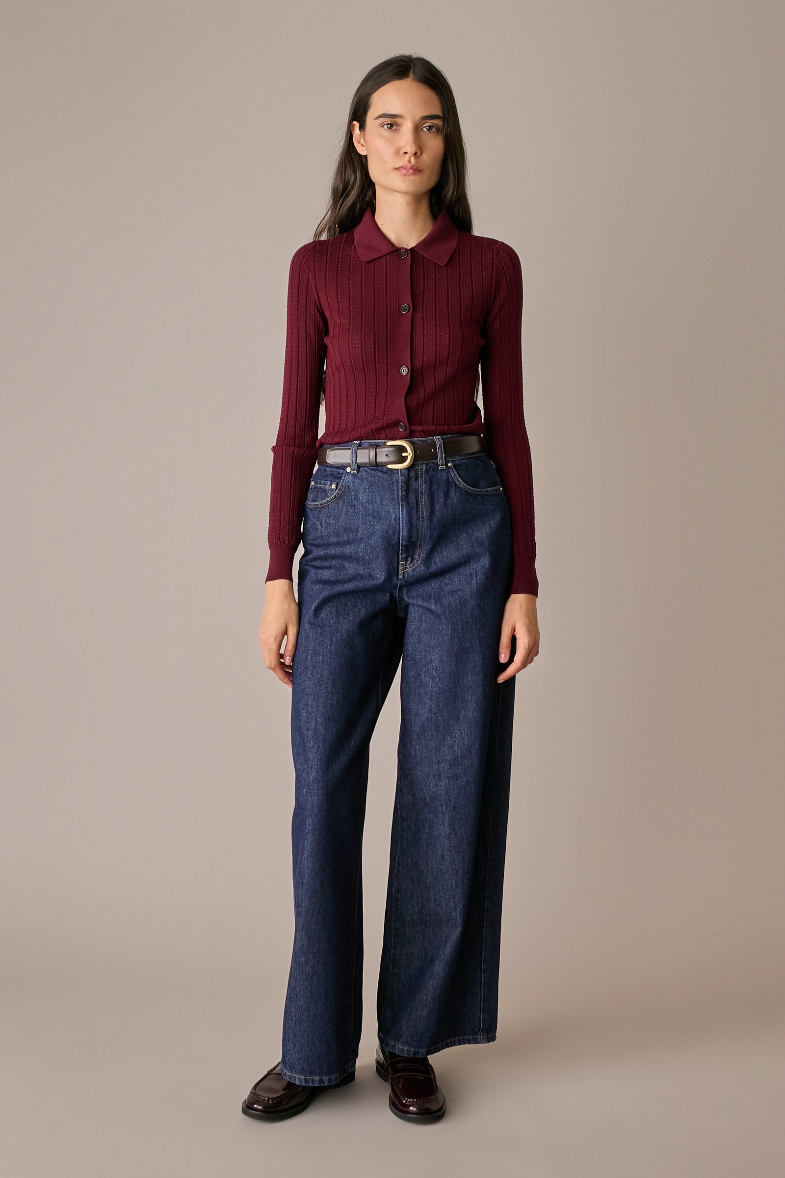Polo traforata in lana Merino ultrafine bordeaux, lavorazione traforata e struttura in lana Merino