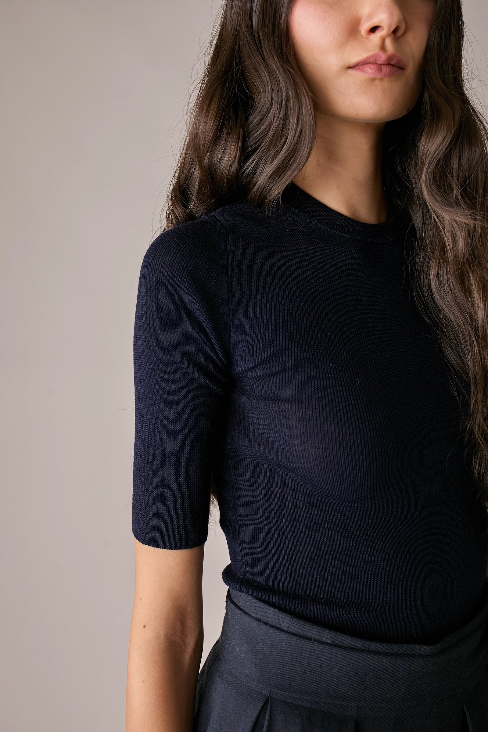 Maglia girocollo a mezze maniche blu navy, mezze maniche